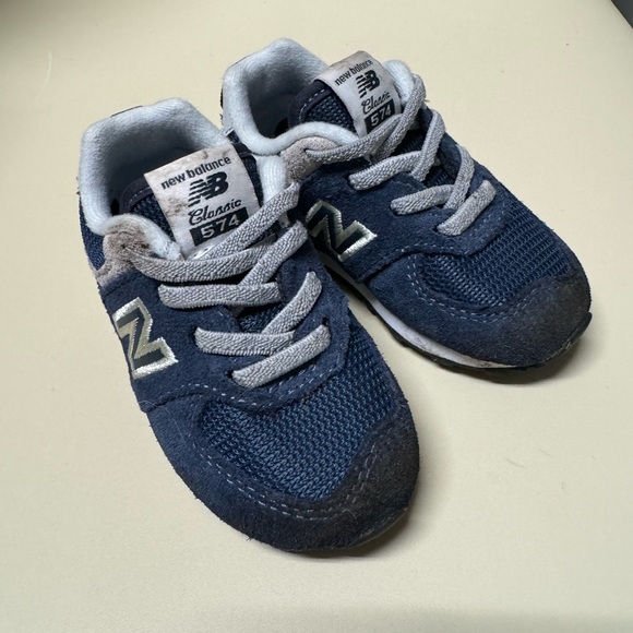 New balance 574 toddler shoes - Picture 2 of 7